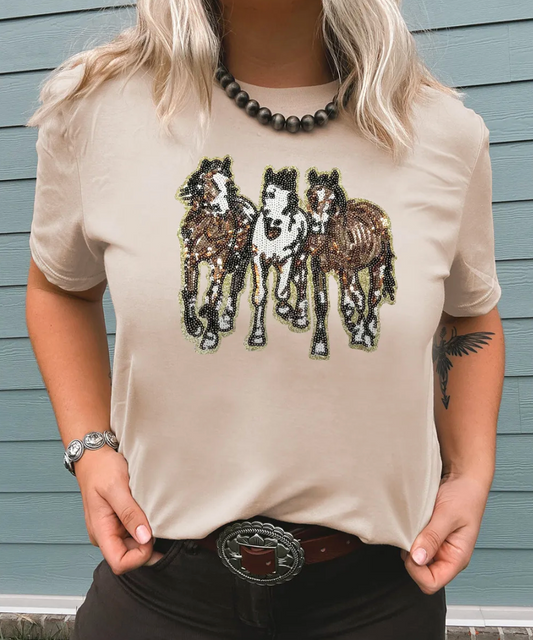 SEQUIN HORSE PATCHED TEE OOTD